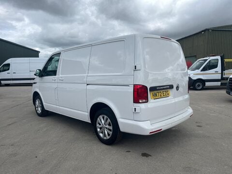 Volkswagen Transporter T30 TDI P/V HIGHLINE 8