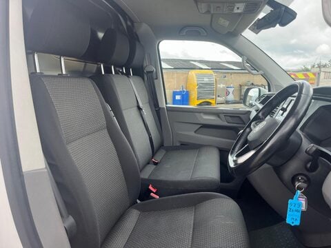 Volkswagen Transporter T30 TDI P/V HIGHLINE 11