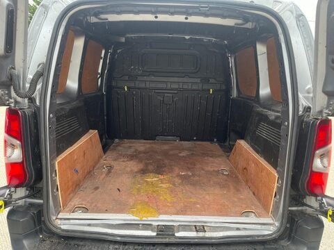 Peugeot Partner BLUEHDI PROFESSIONAL PREMIUM L1 7
