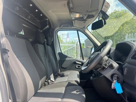 Renault Trucks Uk Master 35 L3H1 11