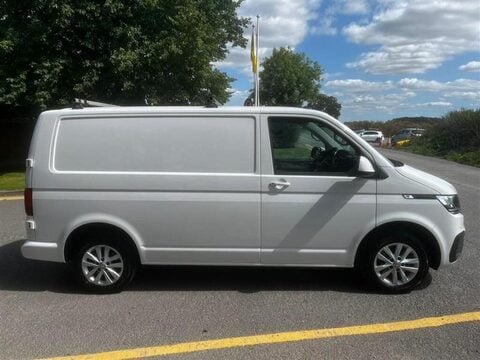 Volkswagen Transporter T30 TDI P/V HIGHLINE 9