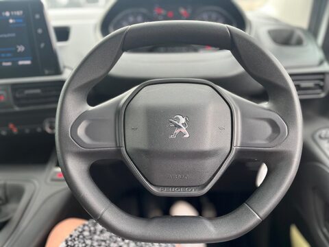 Peugeot Partner BLUEHDI PROFESSIONAL PREMIUM PLUS L2 13