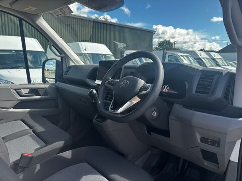 Volkswagen Crafter CR35 TDI L H/R P/V COMMERCE 12