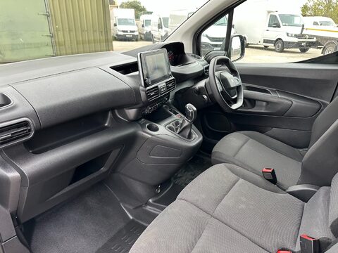 Peugeot Partner BLUEHDI PROFESSIONAL PREMIUM L1 16