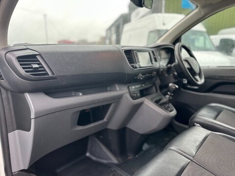 Peugeot Expert BLUEHDI PROFESSIONAL L1 17