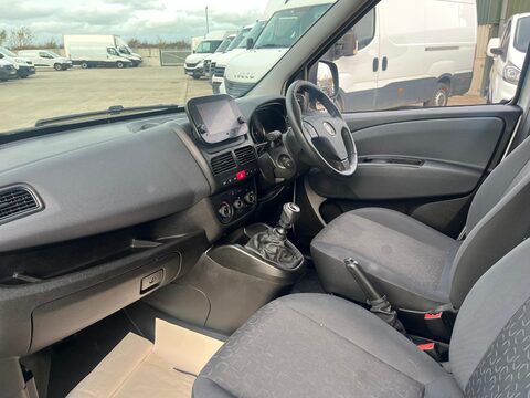 Fiat Doblo 16V TECNICO MULTIJET II 11