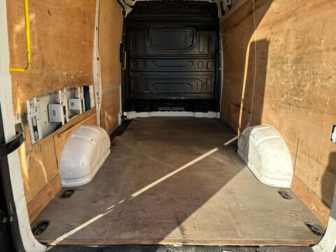 Volkswagen Crafter CR35 TDI M H/R P/V TRENDLINE 13