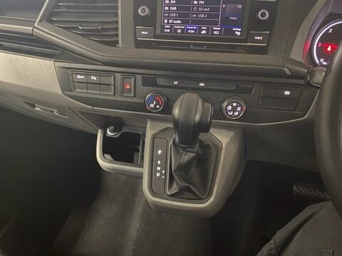 Volkswagen Transporter T32 TDI KOMBI HIGHLINE 12