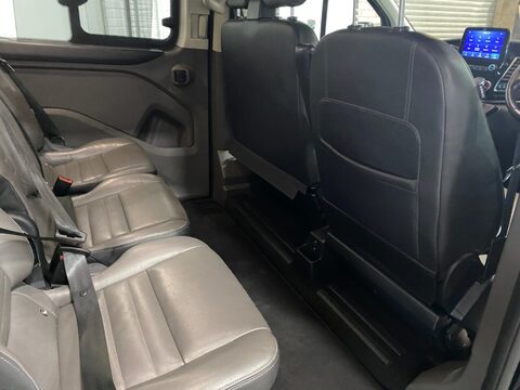 Ford Tourneo Custom 320 TITANIUM L2 ECOBLUE 18