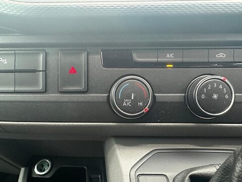 Volkswagen Transporter T28 TDI P/V HIGHLINE 11