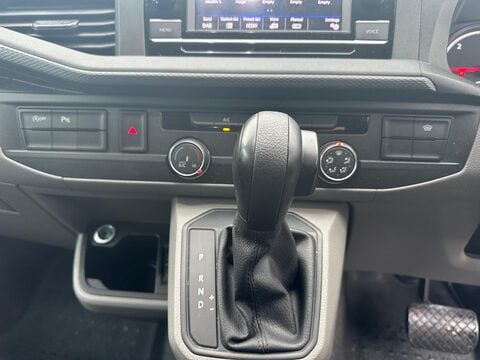 Volkswagen Transporter T28 TDI P/V HIGHLINE 10