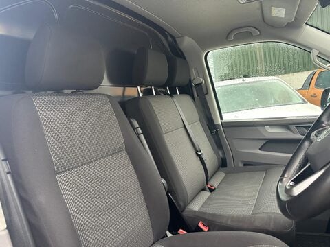 Volkswagen Transporter T28 TDI P/V HIGHLINE 13