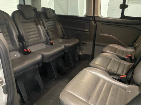 Ford Tourneo Custom 320 TITANIUM L2 ECOBLUE 18