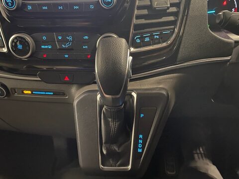 Ford Tourneo Custom 320 TITANIUM L2 ECOBLUE 17