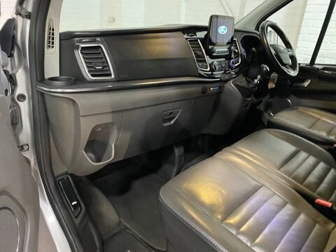 Ford Tourneo Custom 320 TITANIUM L2 ECOBLUE 21