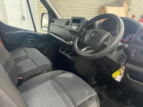 Renault Trucks Uk Master 35 L3H2 11