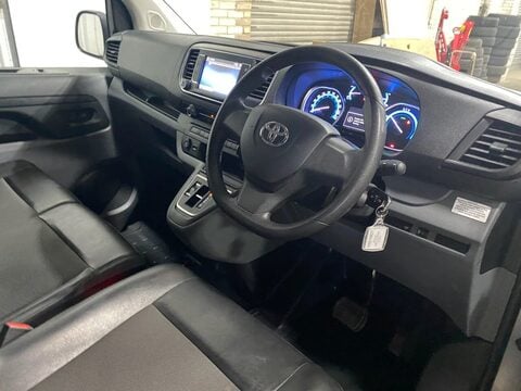 Toyota Proace L2 ICON CRC 12