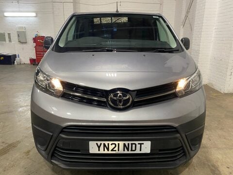 Toyota Proace L2 ICON CRC 11