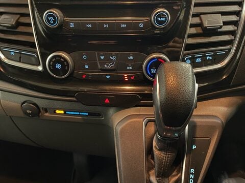 Ford Transit Custom 320 LIMITED DCIV ECOBLUE 16