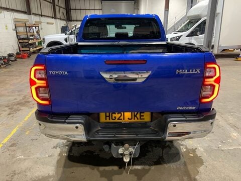 Toyota Hilux INVINCIBLE 4WD D-4D DCB 5