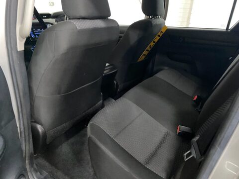 Toyota Hilux ACTIVE 4WD D-4D DCB 16