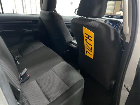 Toyota Hilux ACTIVE 4WD D-4D DCB 15