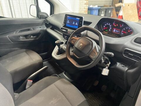 Peugeot Partner BLUEHDI PROFESSIONAL PREMIUM PLUS L1 11
