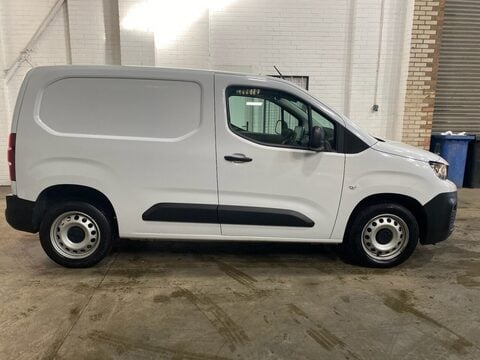 Peugeot Partner BLUEHDI PROFESSIONAL PREMIUM PLUS L1 2