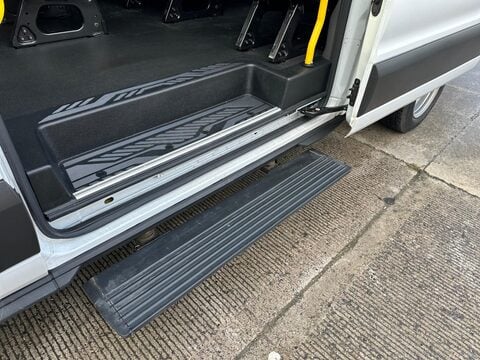 Ford Transit 460 TREND ECOBLUE 13