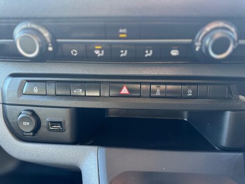 Vauxhall Vivaro L2H1 2900 EDITION S/S 17