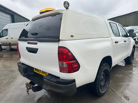 Toyota Hilux ACTIVE 4WD D-4D DCB 6
