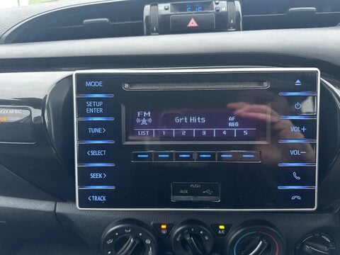 Toyota Hilux ACTIVE 4WD D-4D DCB 12