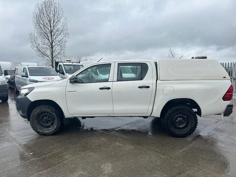 Toyota Hilux ACTIVE 4WD D-4D DCB 2