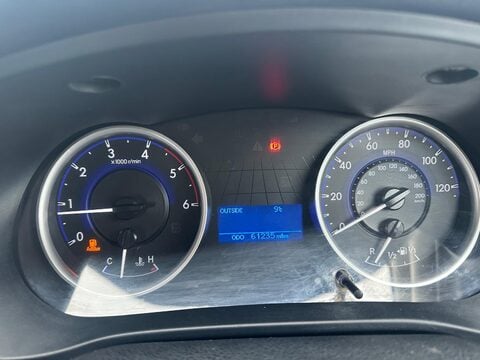 Toyota Hilux ACTIVE 4WD D-4D DCB 11