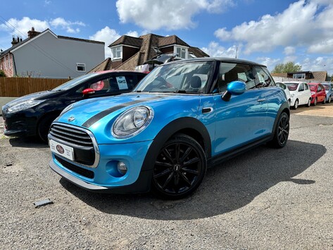 Mini Hatch COOPER