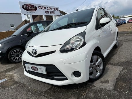 Toyota Aygo VVT-I MOVE WITH STYLE AUTOMATIC 2