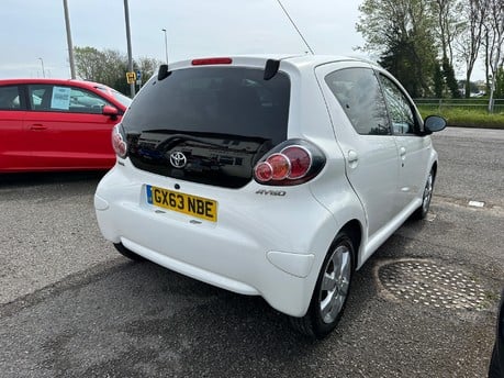 Toyota Aygo VVT-I MOVE WITH STYLE AUTOMATIC 5