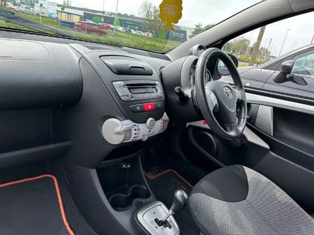 Toyota Aygo VVT-I MOVE WITH STYLE AUTOMATIC 8