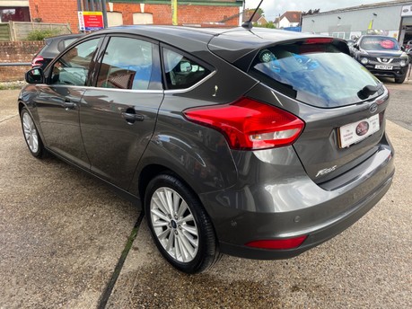 Ford Focus 1.5 TDCI TITANIUM X 10