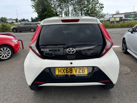 Toyota Aygo VVT-I X-PRESS 6