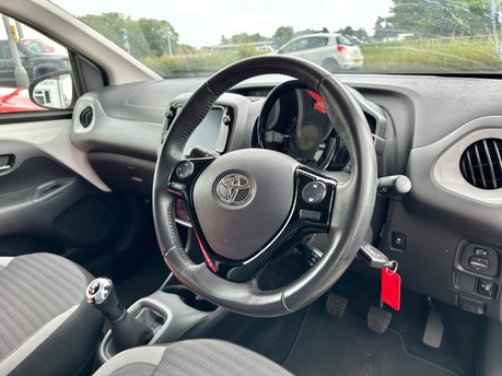 Toyota Aygo VVT-I X-PRESS 8