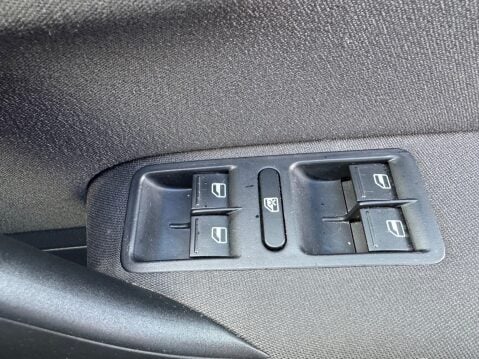 Volkswagen Polo SEL TSI 17