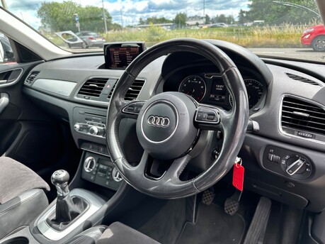 Audi Q3 TFSI QUATTRO SE 10