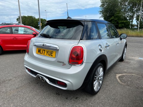 Mini Hatch COOPER SD [CHILLI & MEDIA XL PACK] 6