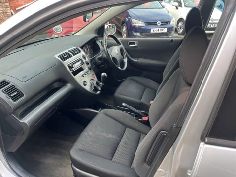 Honda Civic 1.6 SE 13