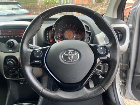 Toyota Aygo 1.0 VVT-I X-PLAY 13