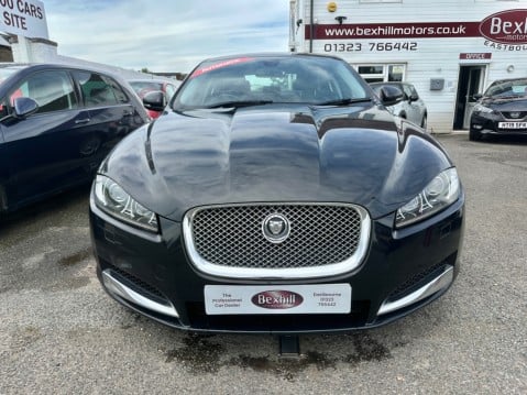 Jaguar XF D SE AUTOMATIC 3