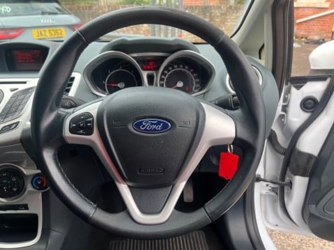 Ford Fiesta 1.6 TDCI ZETEC 12