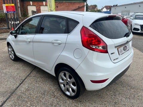 Ford Fiesta 1.6 TDCI ZETEC 11