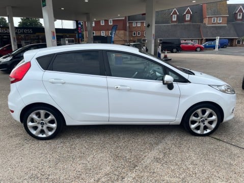 Ford Fiesta 1.6 TDCI ZETEC 8